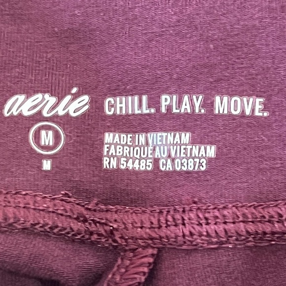 Aerie REGULAR RISE CHILL PLAY MOVE EVERYDAY PULL ON LEGGING DEEP PLUM MEDIUM NWT - Picture 11 of 16